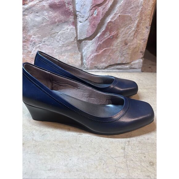 LifeStride Women's Size 10W Navy Groovy Pump Wedge Heel Faux Leather - Picture 1 of 13